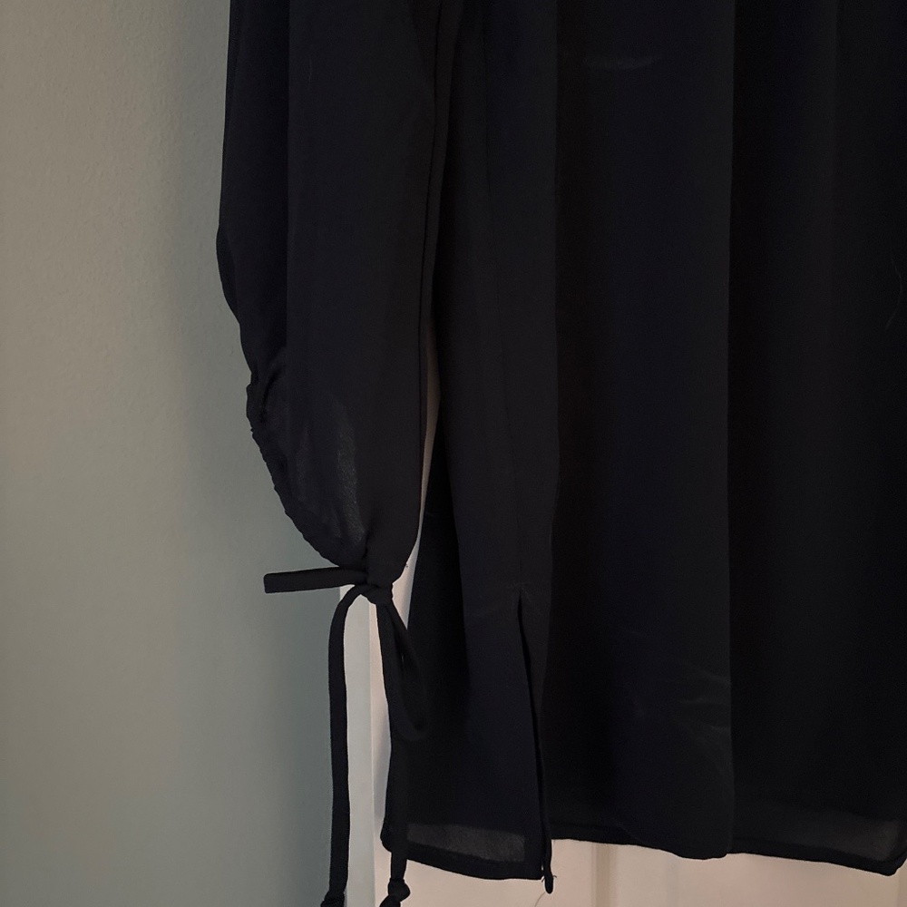 Black blouse - Picture 2 of 4